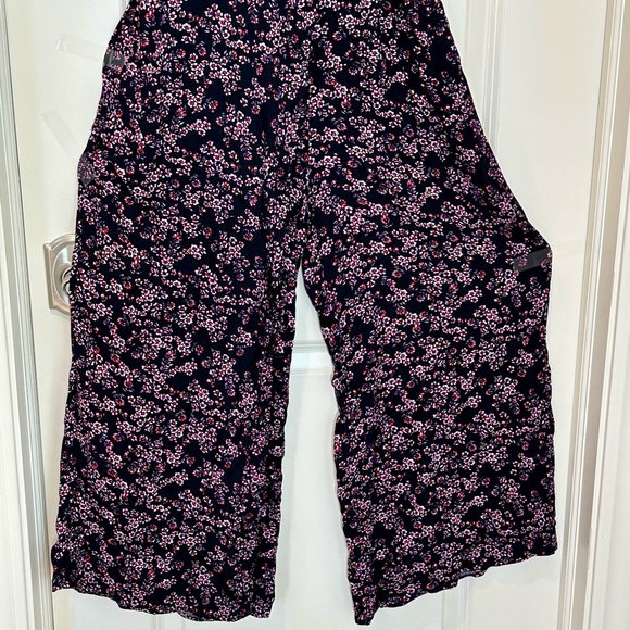 ✨NWT✨Jack by BB Dakota Swish Swish Floral Ditsy Navy Wrap Jumpsuit Women Size 6 - Picture 6 of 16